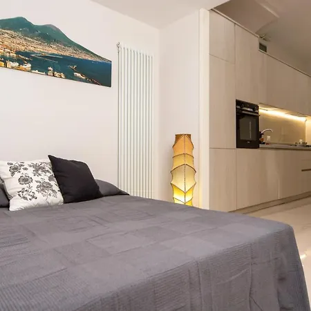 Centro Storico - Casa Con Wi-fi E 4 Posti Letto In Via Dei Tribunali