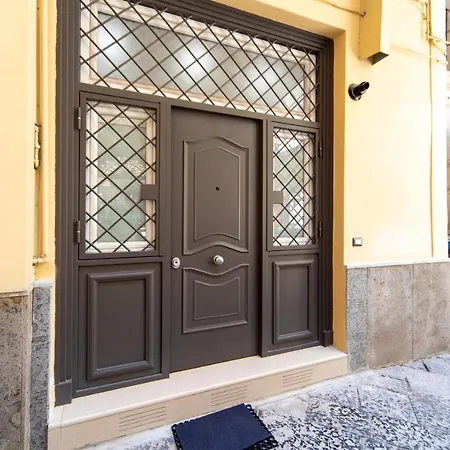 Centro Storico - Casa Con Wi-fi E 4 Posti Letto In Via Dei Tribunali