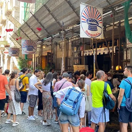 Centro Storico - Casa Con Wi-fi E 4 Posti Letto In Via Dei Tribunali Apartamento Nápoles