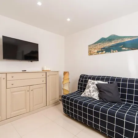 Apartamento Centro Storico - Casa Con Wi-fi E 4 Posti Letto In Via Dei Tribunali