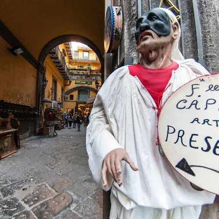 Apartamento Centro Storico - Casa Con Wi-fi E 4 Posti Letto In Via Dei Tribunali *